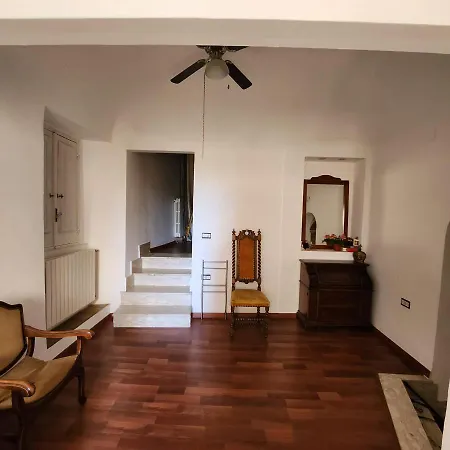 Casa * Alanno